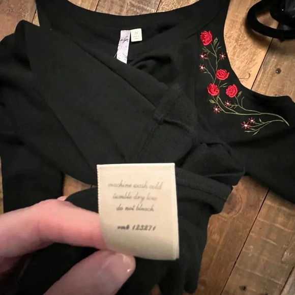 ~Alta~ Dress - Medium - Picture 8 of 9